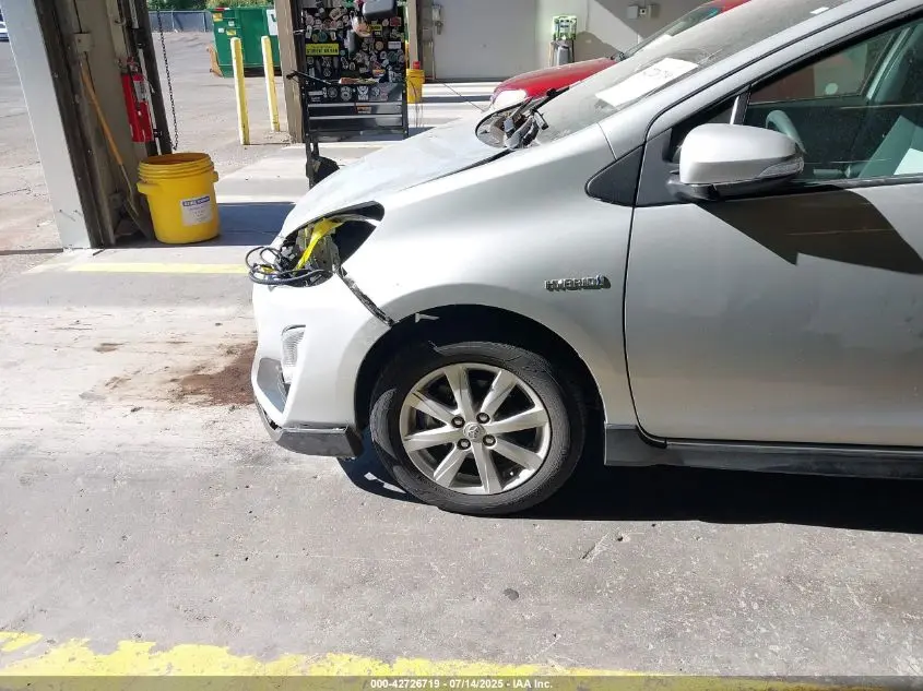 2017 TOYOTA PRIUS C TWO