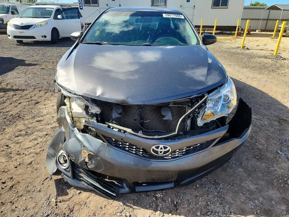 2013 TOYOTA CAMRY SE V6  