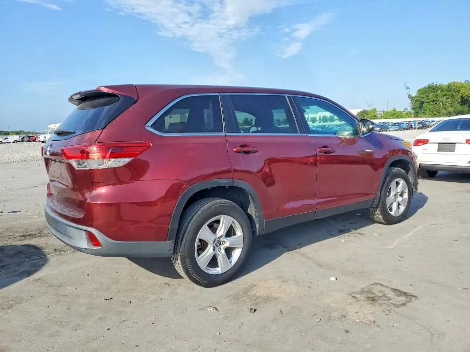 2019 TOYOTA HIGHLANDER LE  