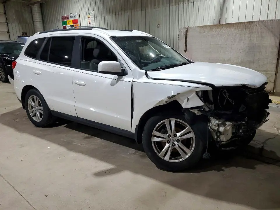 2012 HYUNDAI SANTA FE SE  