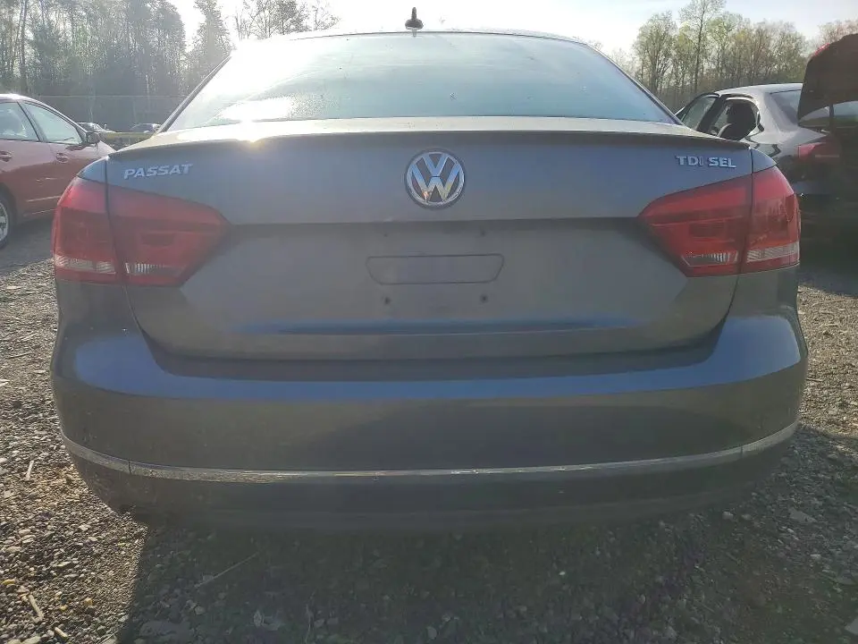 2013 VOLKSWAGEN PASSAT SEL  