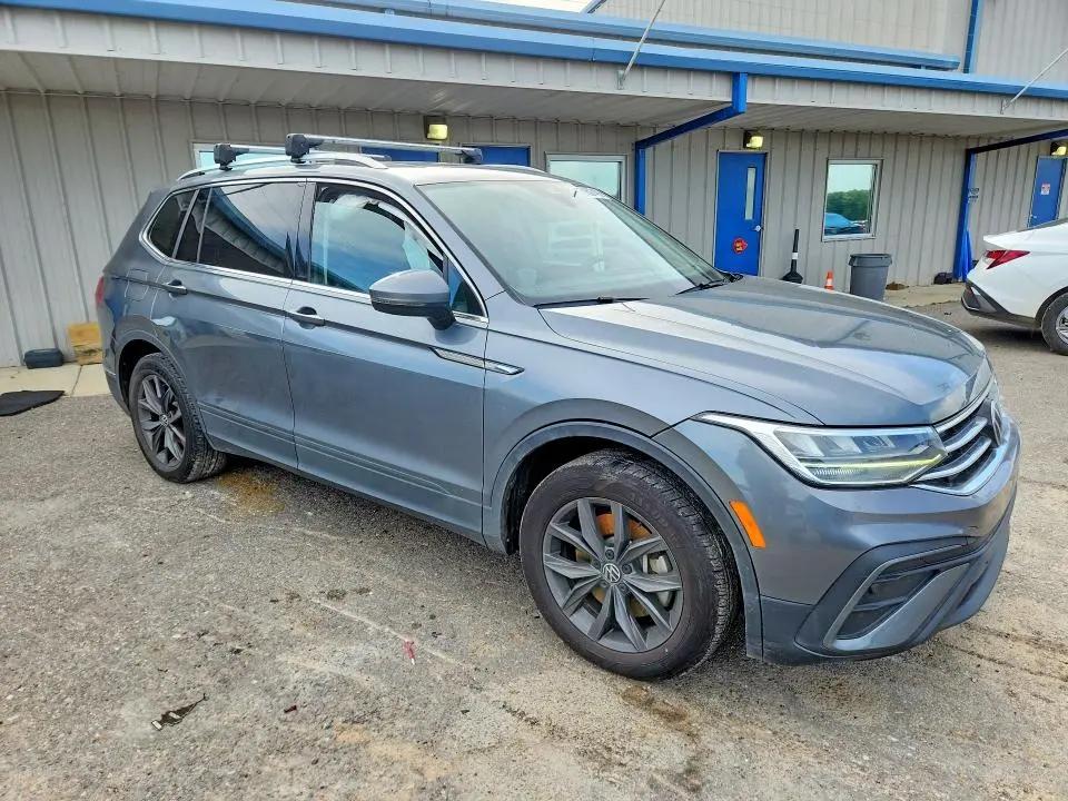2022 VOLKSWAGEN TIGUAN SE  