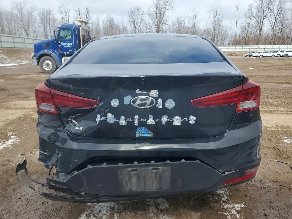 2019 HYUNDAI ELANTRA SE  
