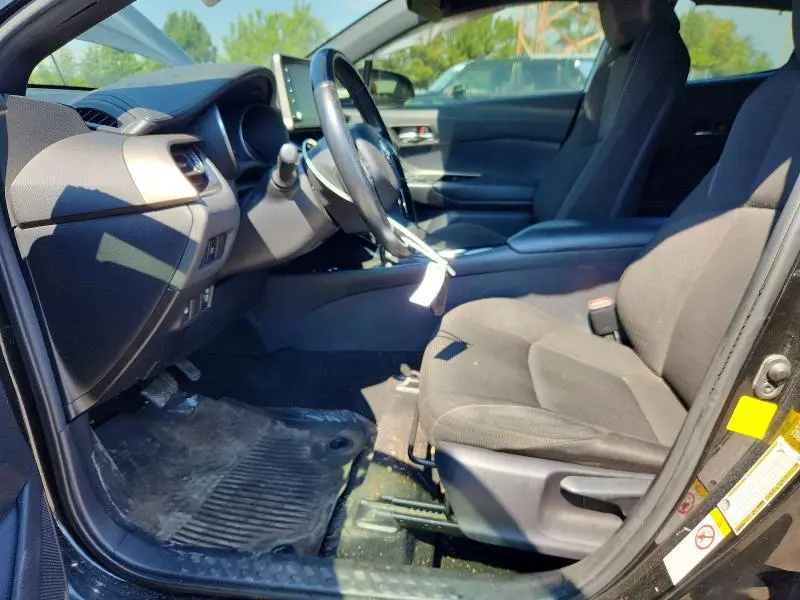 2019 TOYOTA C-HR XLE  