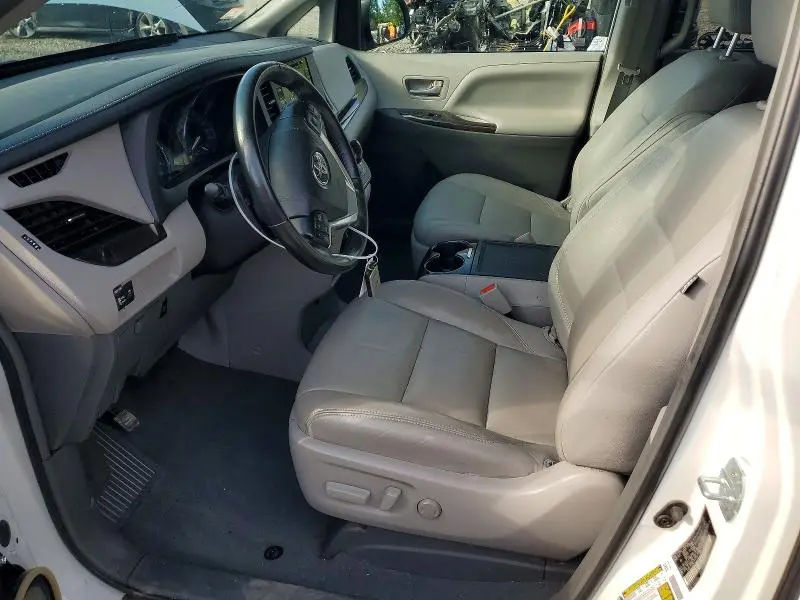 2019 TOYOTA SIENNA XLE 7-PASSENGER  