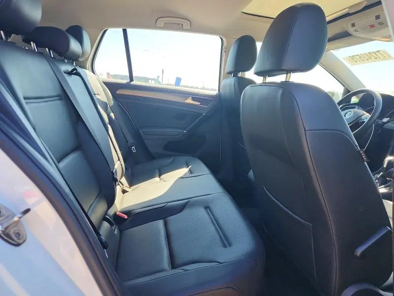 2021 VOLKSWAGEN GOLF   