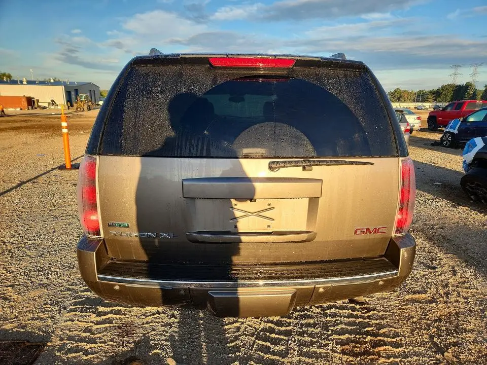 2011 GMC YUKON XL DENALI  