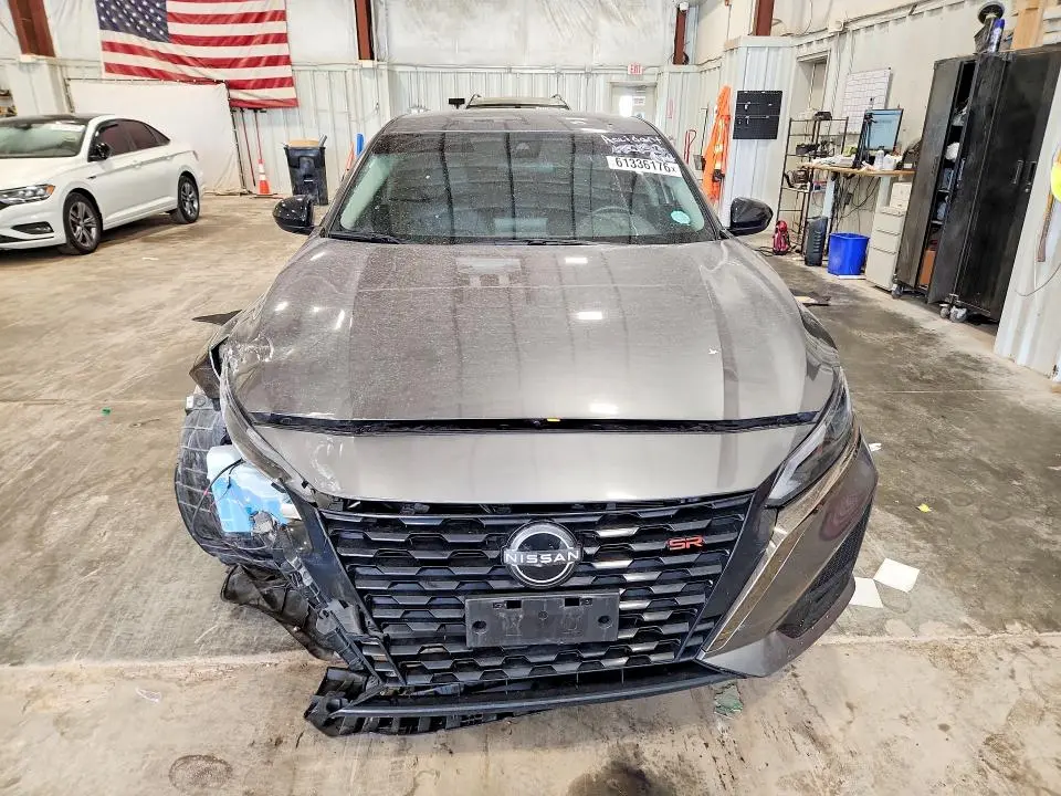 2023 NISSAN ALTIMA SR  