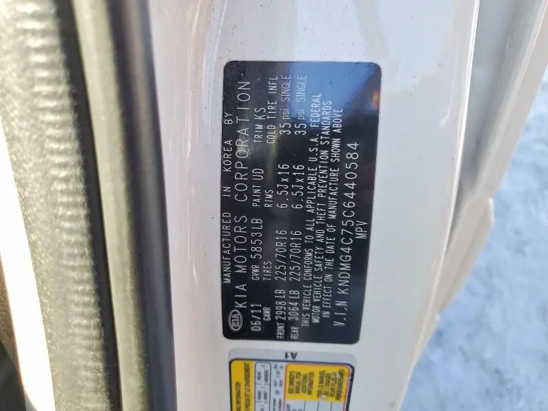 2012 KIA SEDONA LX  