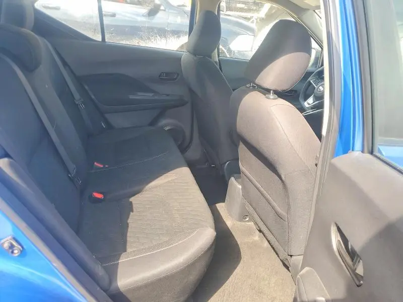 2021 NISSAN KICKS S  