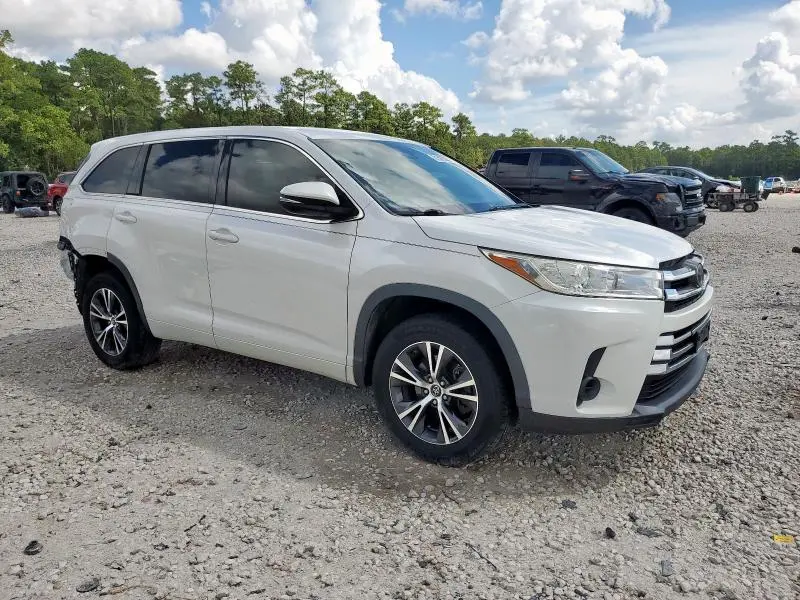 2017 TOYOTA HIGHLANDER LE  