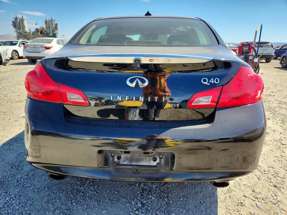 2015 INFINITI Q40 BASE  