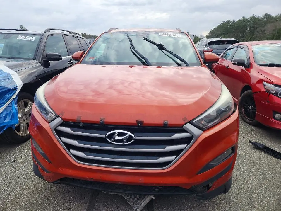 2017 HYUNDAI TUCSON SE  