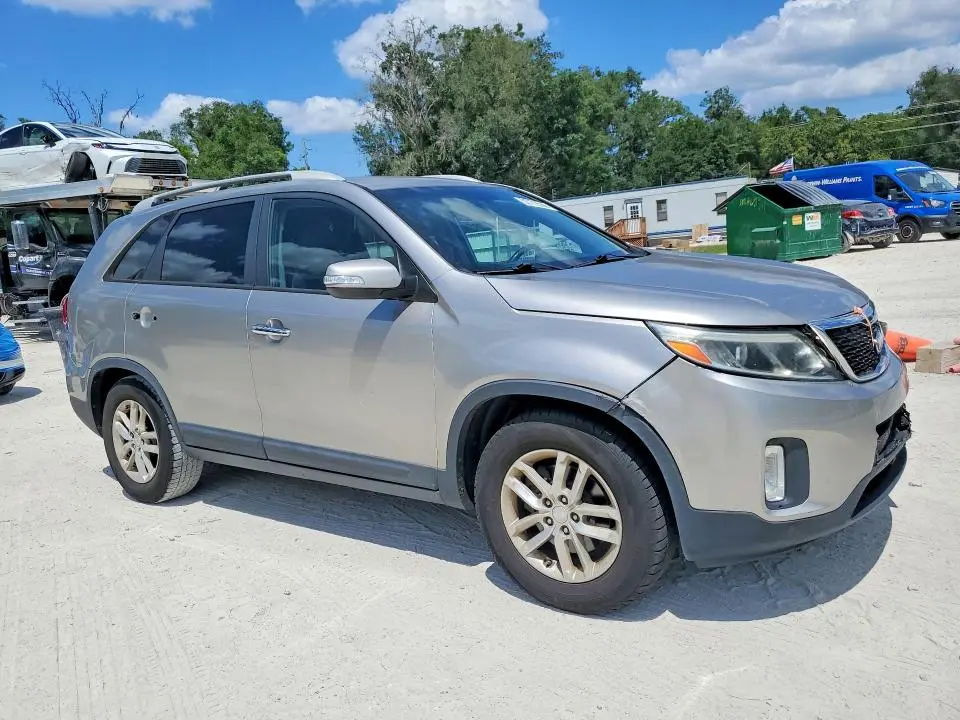 2014 KIA SORENTO LX  