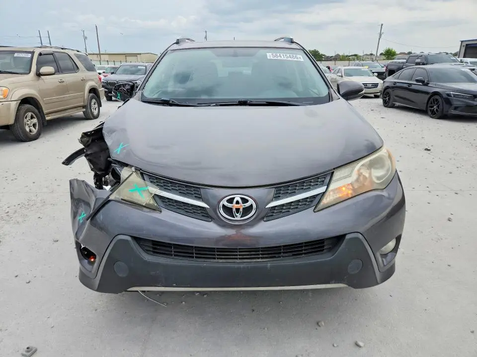 2015 TOYOTA RAV4 XLE  