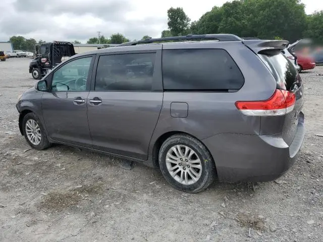 2011 TOYOTA SIENNA XLE  