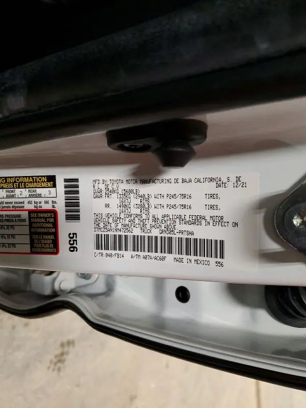 2022 TOYOTA TACOMA SR V6  