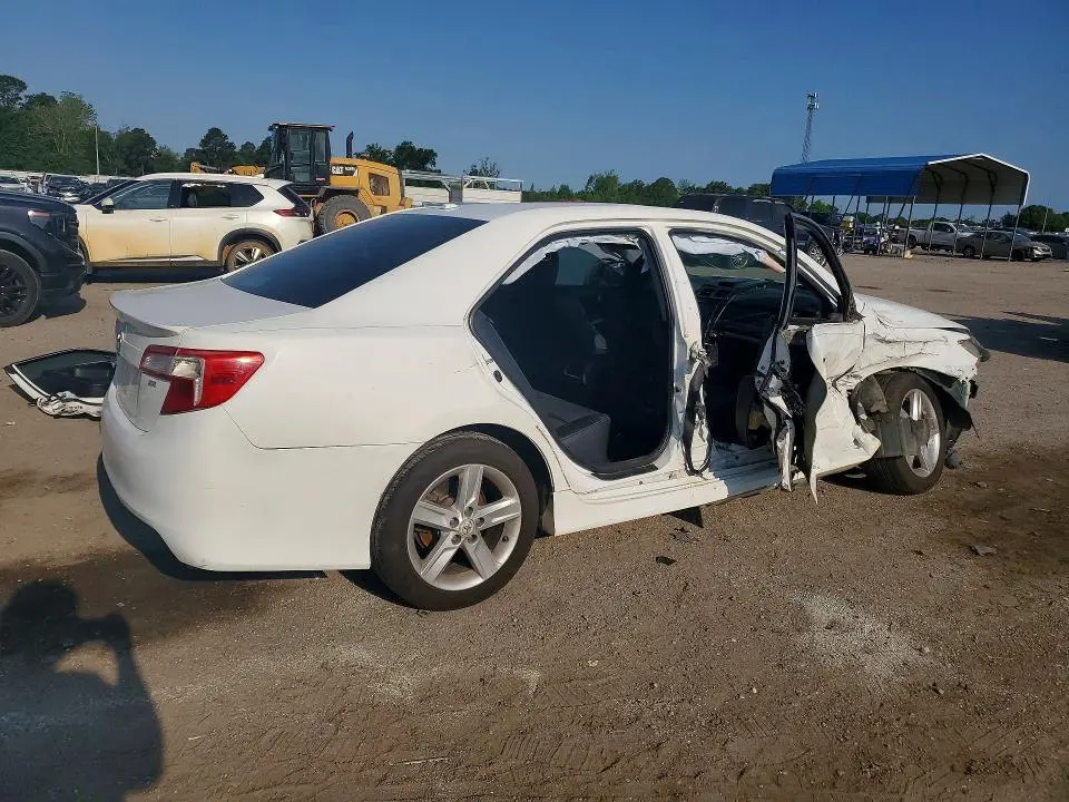 2012 TOYOTA CAMRY SE  