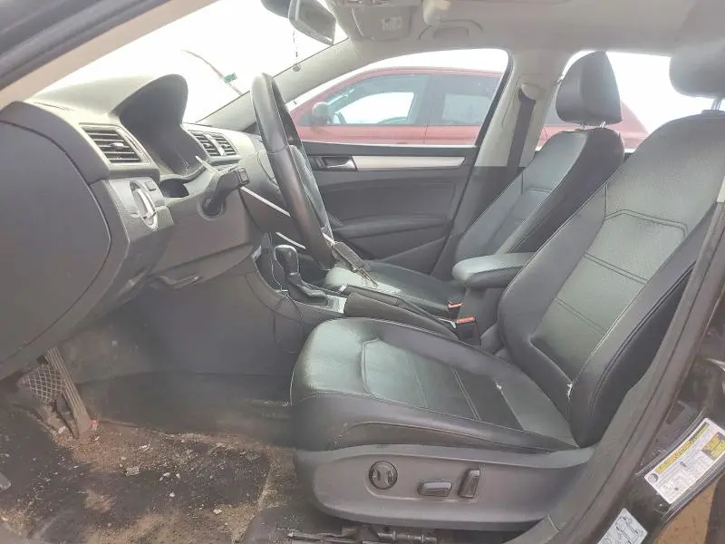 2012 VOLKSWAGEN PASSAT SE  