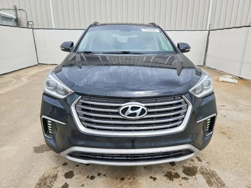 2018 HYUNDAI SANTA FE SE  