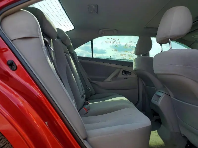 2010 TOYOTA CAMRY LE  