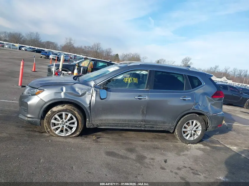 2017 NISSAN ROGUE SV