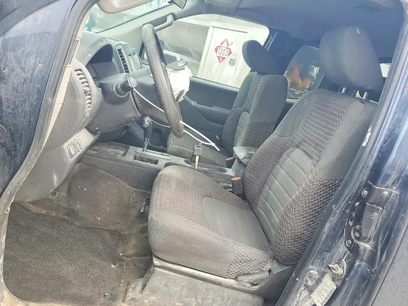 2015 NISSAN FRONTIER SV V6  