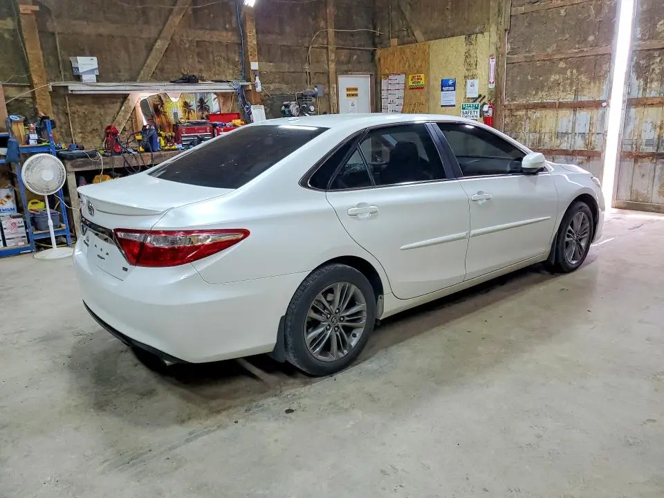 2015 TOYOTA CAMRY SE  