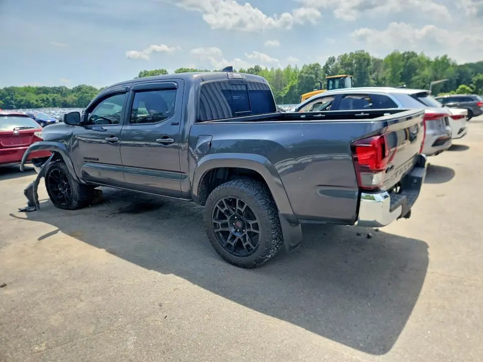 2022 TOYOTA TACOMA SR5 V6  
