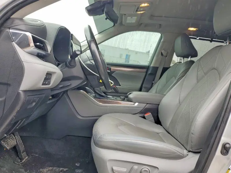 2023 TOYOTA HIGHLANDER PLATINUM  