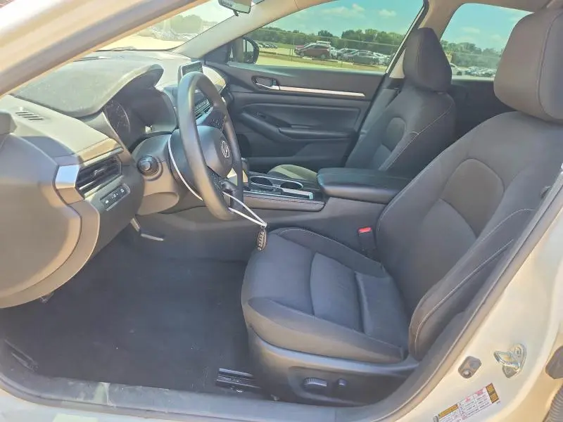 2023 NISSAN ALTIMA SV  