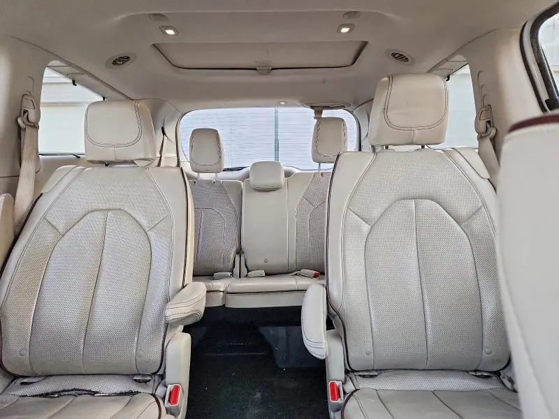 2017 CHRYSLER PACIFICA LIMITED  