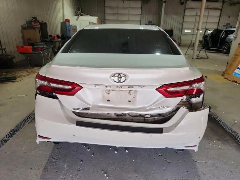 2018 TOYOTA CAMRY XSE  