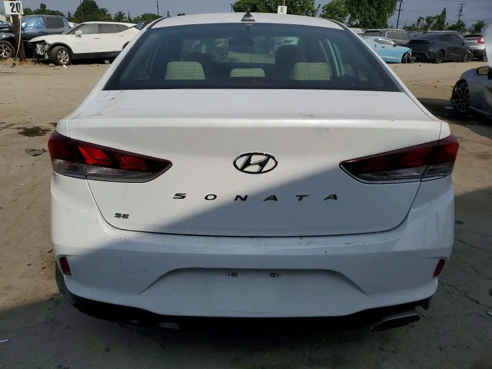2018 HYUNDAI SONATA SE  