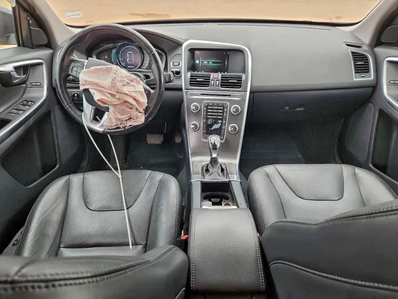 2016 VOLVO XC60 T6 PREMIER  