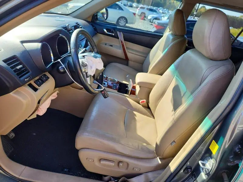 2011 TOYOTA HIGHLANDER LIMITED  