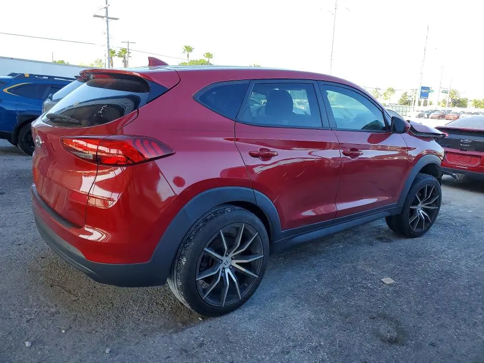 2021 HYUNDAI TUCSON SE  