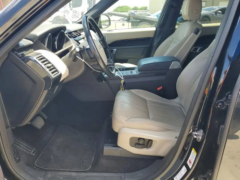 2019 LAND ROVER DISCOVERY SE  