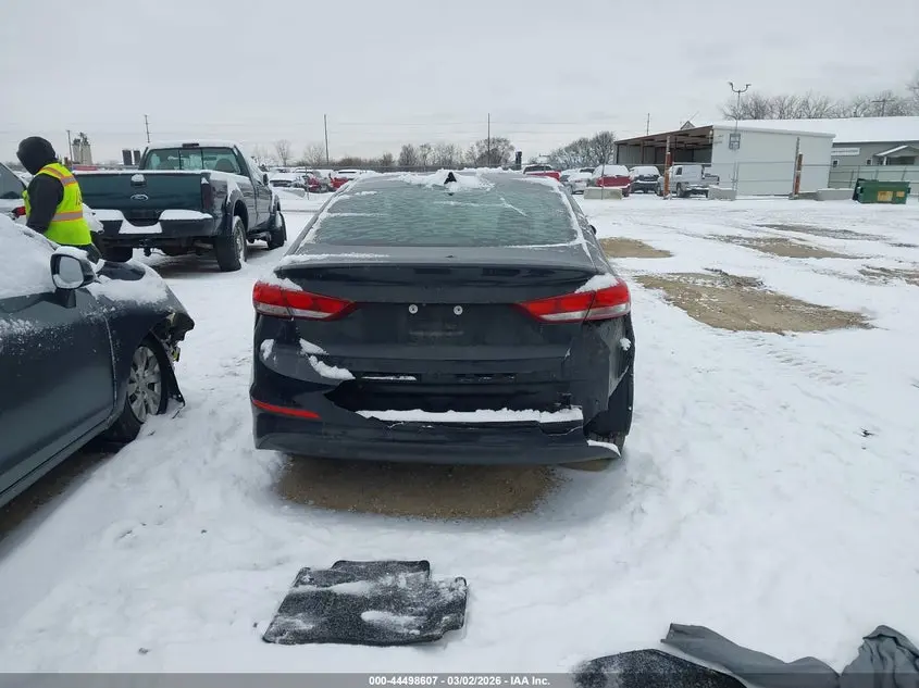 2017 HYUNDAI ELANTRA SE