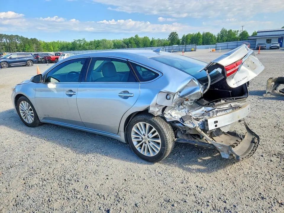 2015 TOYOTA AVALON   