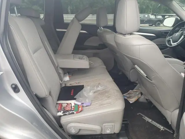 2015 TOYOTA HIGHLANDER LE  