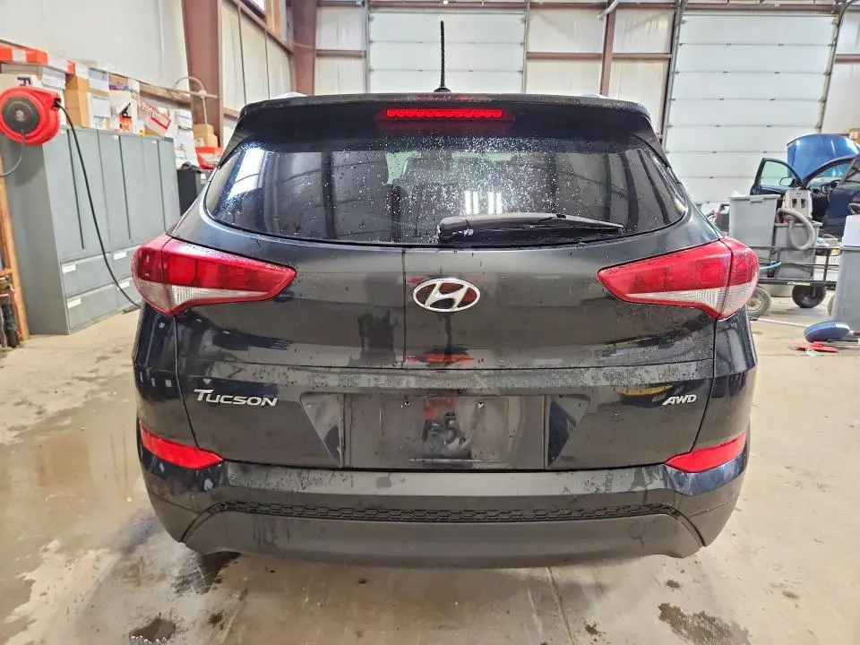 2017 HYUNDAI TUCSON SE  