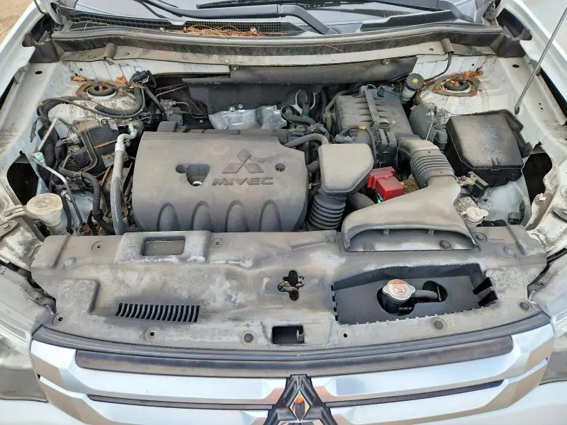 2015 MITSUBISHI OUTLANDER SE  
