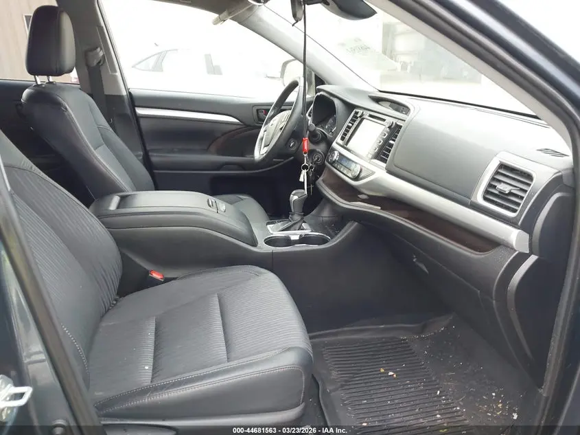 2019 TOYOTA HIGHLANDER LE PLUS