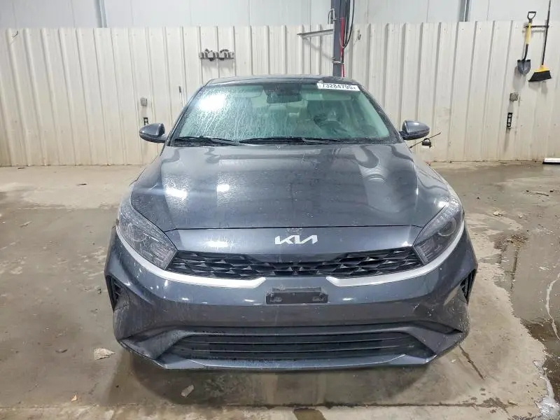2023 KIA FORTE LX  