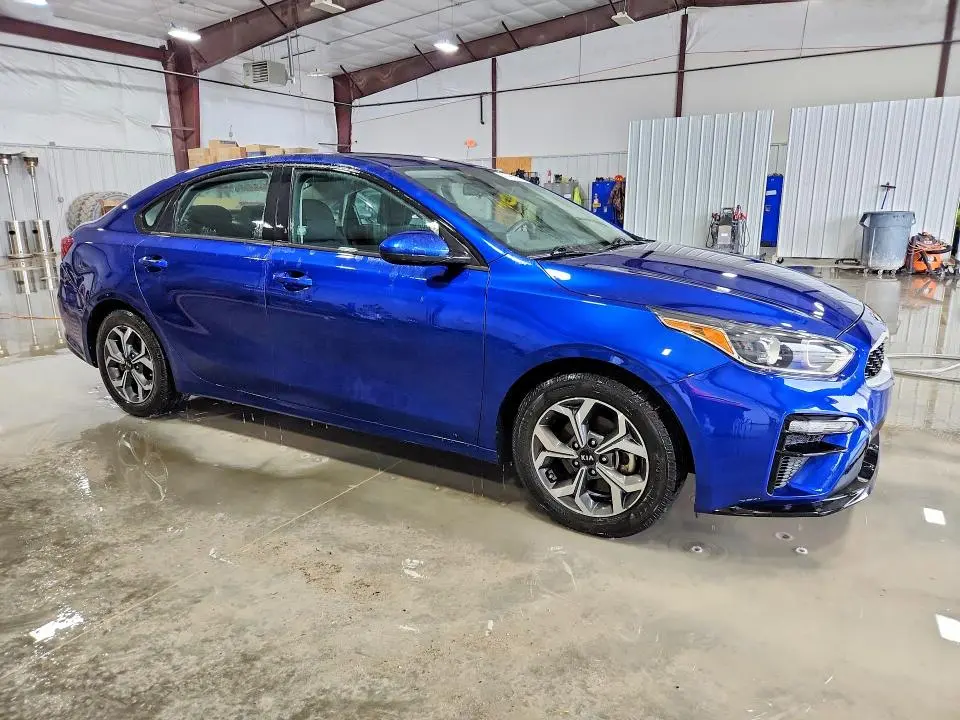 2021 KIA FORTE LXS  