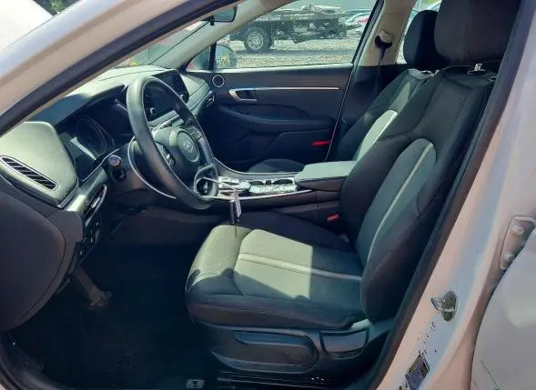 2020 HYUNDAI SONATA SE  