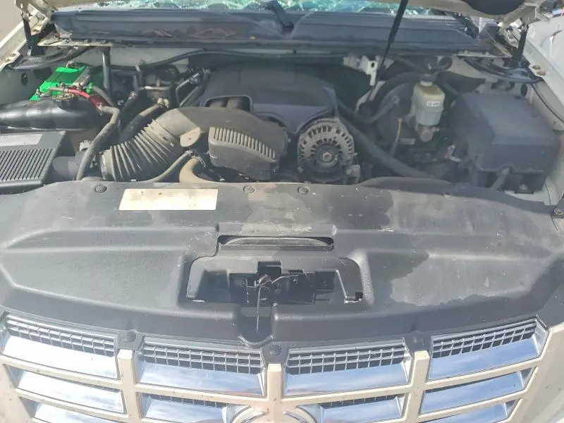 2010 CADILLAC ESCALADE LUXURY  