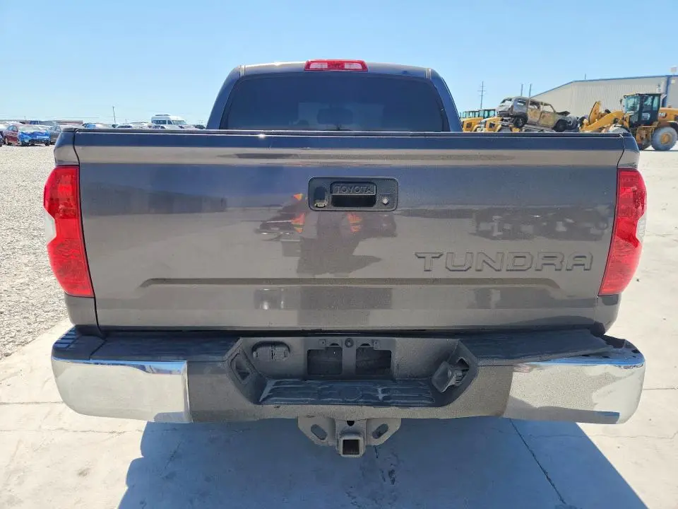 2016 TOYOTA TUNDRA CREWMAX LIMITED  