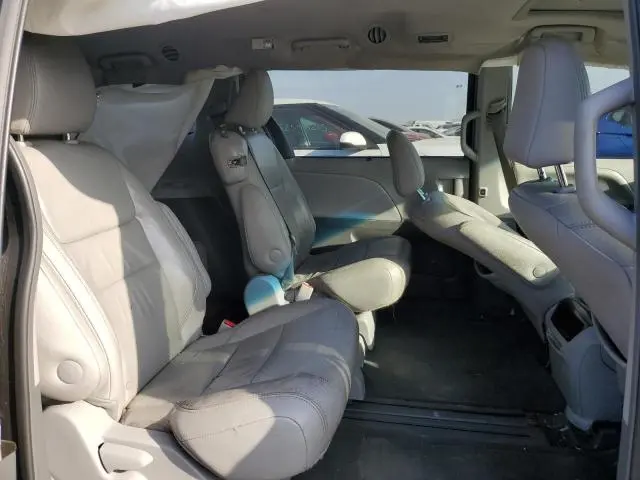 2015 TOYOTA SIENNA XLE 8-PASSENGER  